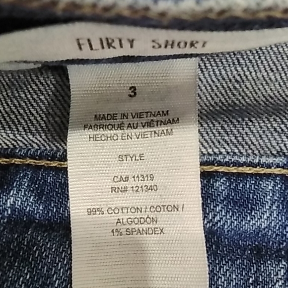 Shorts - Picture 2 of 3